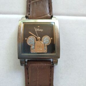 Vintage 1996 Disney Accutime Mickey Mouse Face Wrist Watch